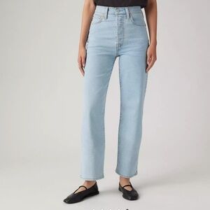 Levi's Women's Ribcage Straight Ankle Jeans in Light Wash High Rise Size 30